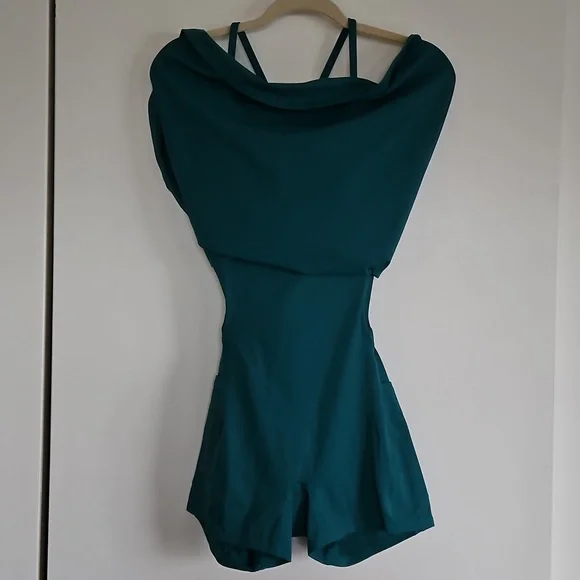 HALARA SoftlyZero Plush Active Backless Dress Size M - Picture 5 of 14